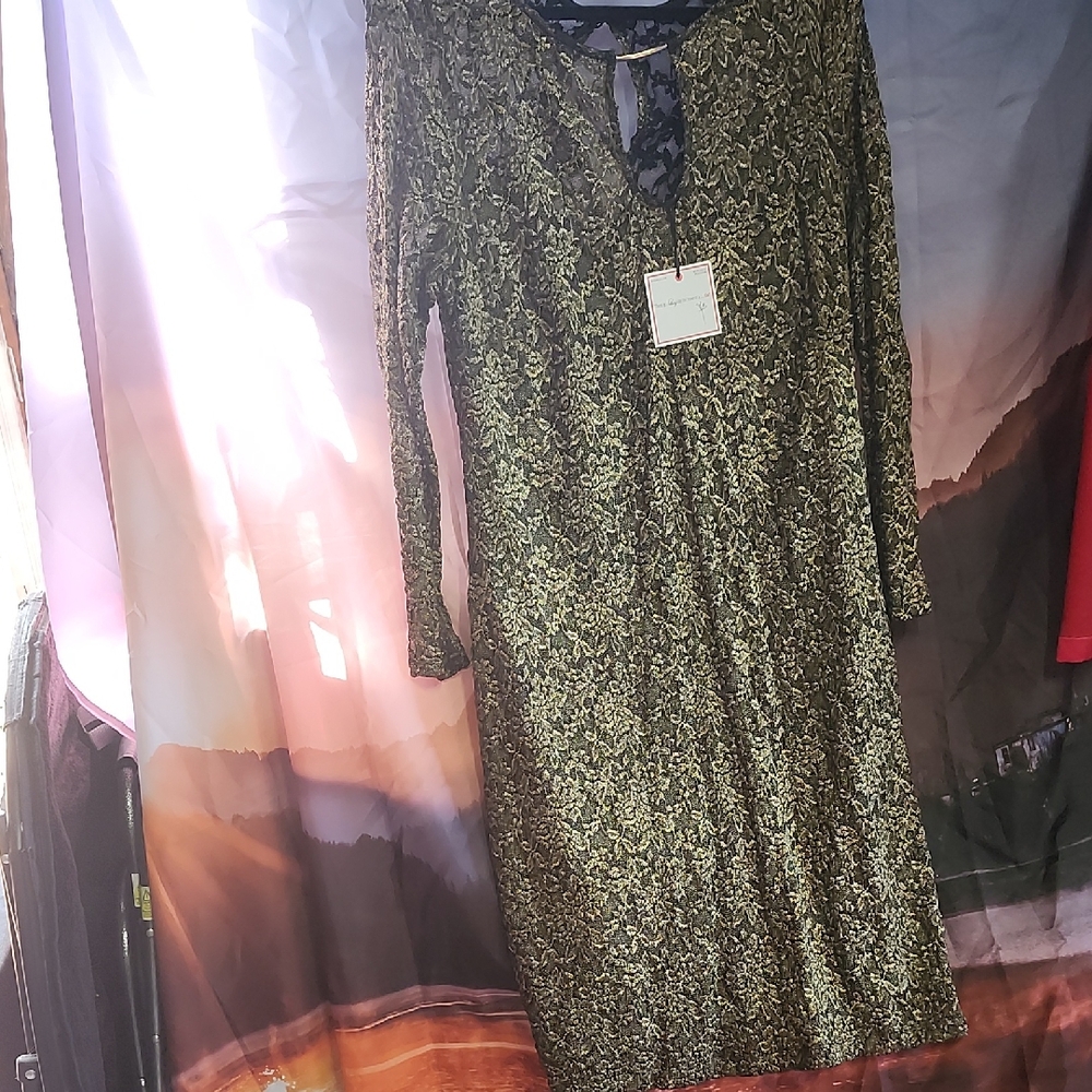 Nwt Bisou Bisou Black and Gold Long Sleeve Dress